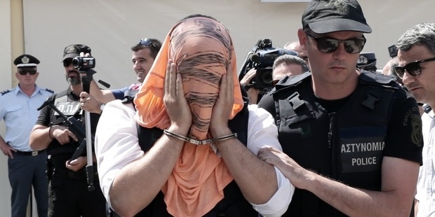 Yunanistan’a kaçan 8 askere ceza