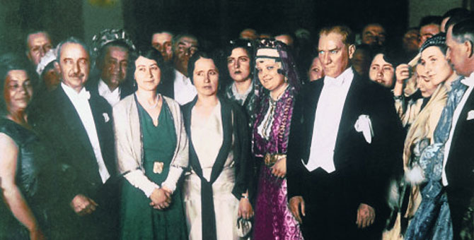 “Atatürk’ün kadına verdiği haklar elimizden alınıyor”